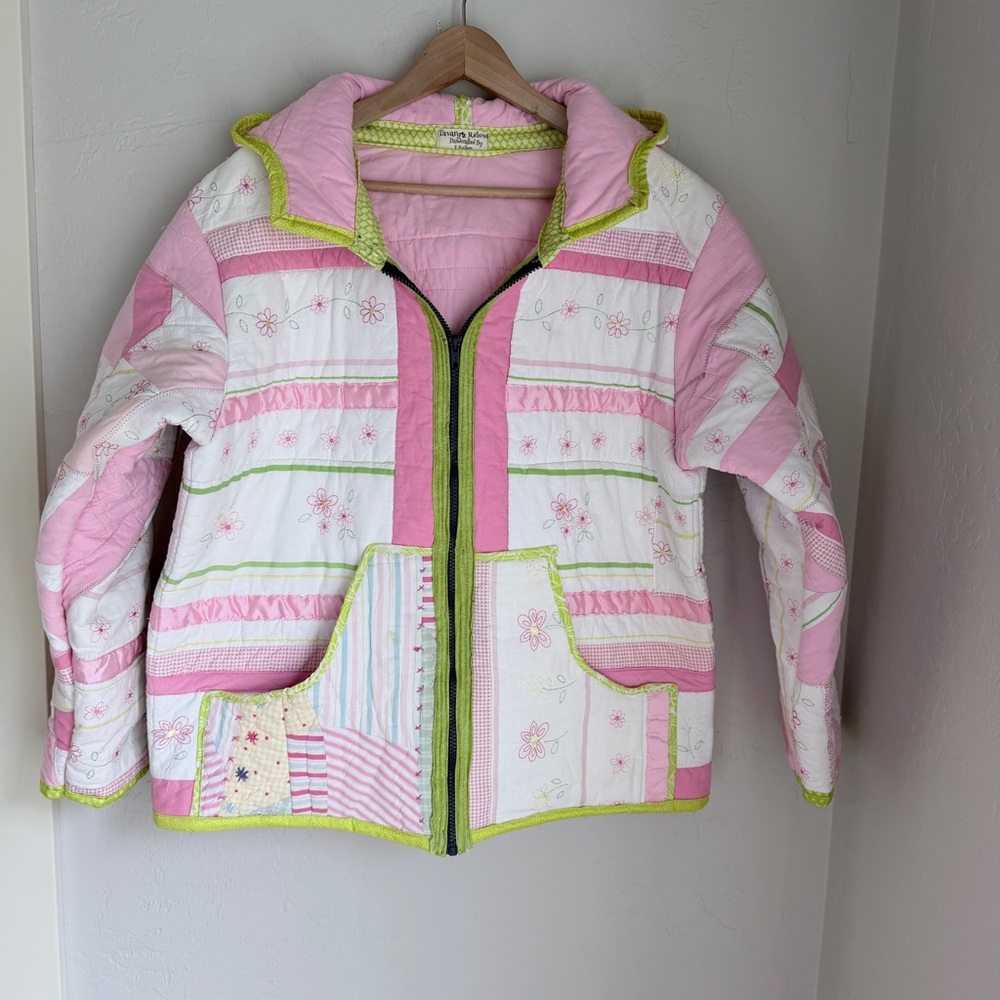 Handmade Upcycled Pink Floral Print‎ Quilt Jacket Size M/L